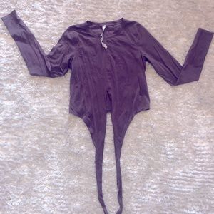 Lululemon Athletica Long Sleeve Tie Crop, size 6